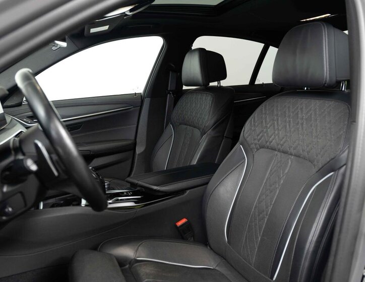 BMW Řada 5 Sedan / Limuzína 4,4 l 390 kw