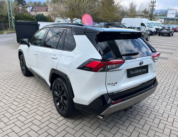Toyota RAV4 SUV / Terénní 2,5 l 131 kw