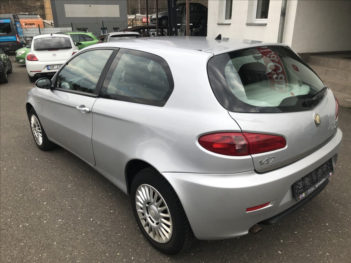 Alfa Romeo 147 Hatchback 77,0 77 kw