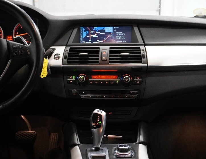 BMW X6 SUV 3,0 l 180 kw