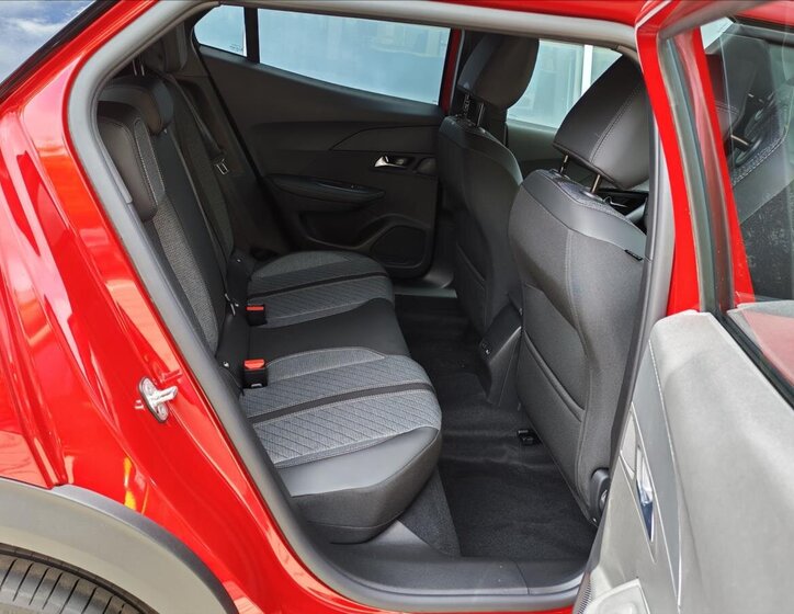 Peugeot 2008 SUV / Terénní 1,2 l 107 kw