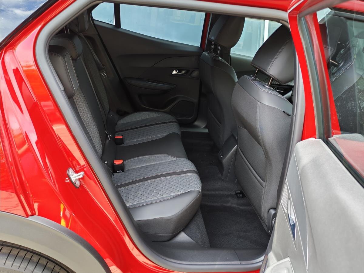 Peugeot 2008 SUV / Terénní 1,2 l 107 kw