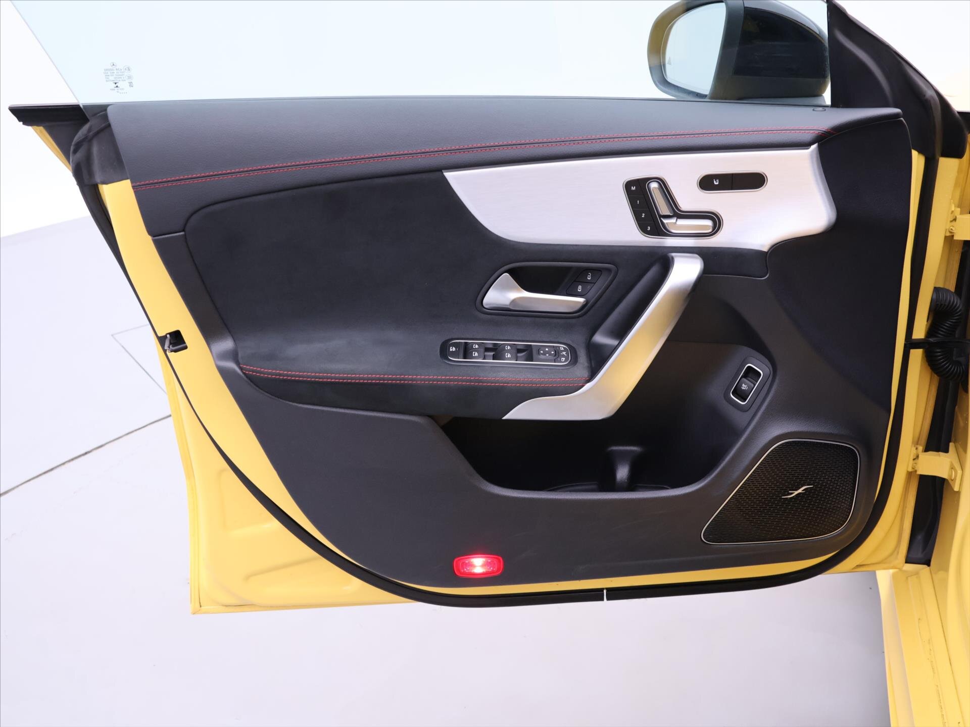 Mercedes-Benz CLA Sedan / Limuzína 2,0 l 140 kw