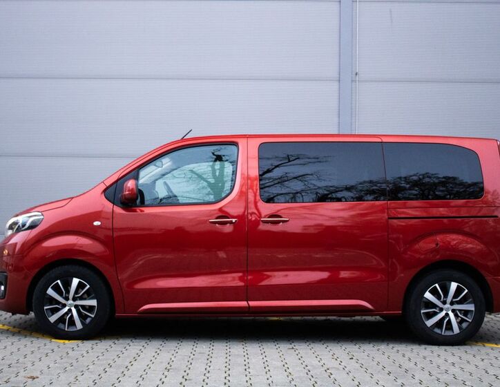 Toyota ProAce 8