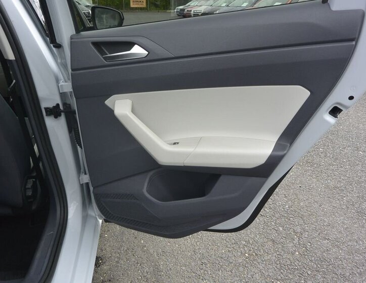 Volkswagen Polo Hatchback 999,0 70 kw