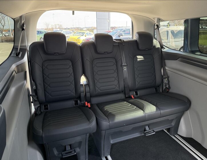 Ford Tourneo Custom MPV 2,0 l 125 kw