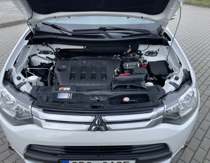 Mitsubishi Outlander SUV / Terénní 2,3 l 110 kw