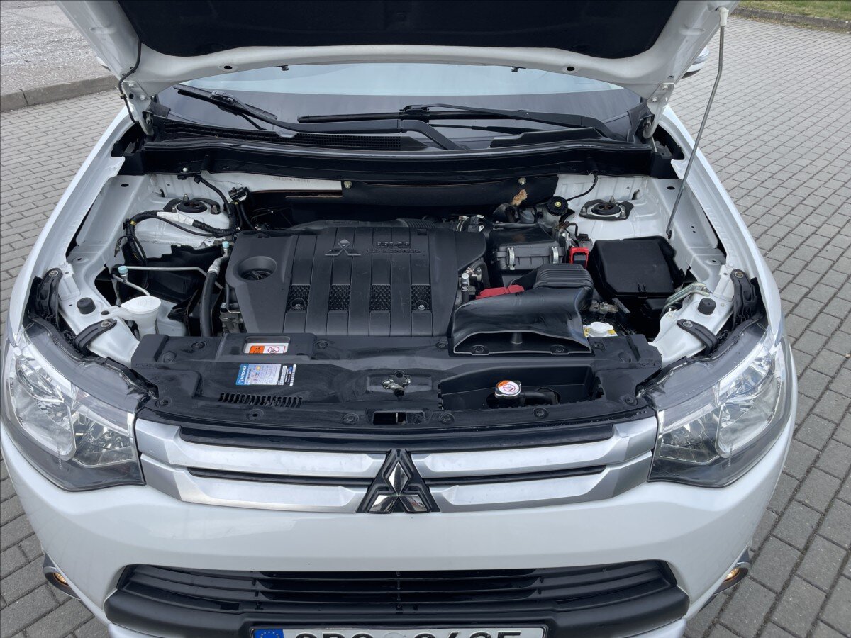 Mitsubishi Outlander SUV / Terénní 2,3 l 110 kw