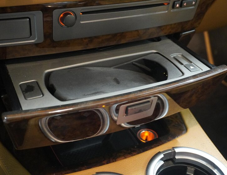 BMW Řada 7 Sedan 6,0 l 327 kw