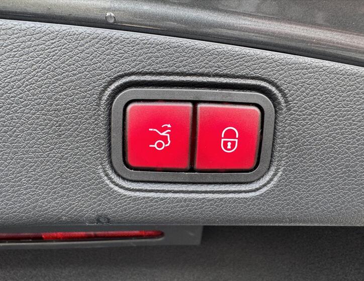 Mercedes-Benz Třídy E 30