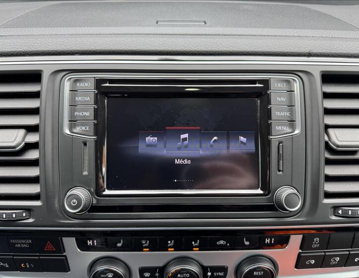 Volkswagen Multivan 18