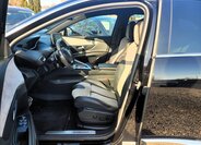 Peugeot 3008 SUV 1,6 l 133 kw