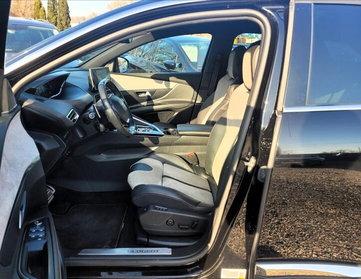 Peugeot 3008 SUV 1,6 l 133 kw