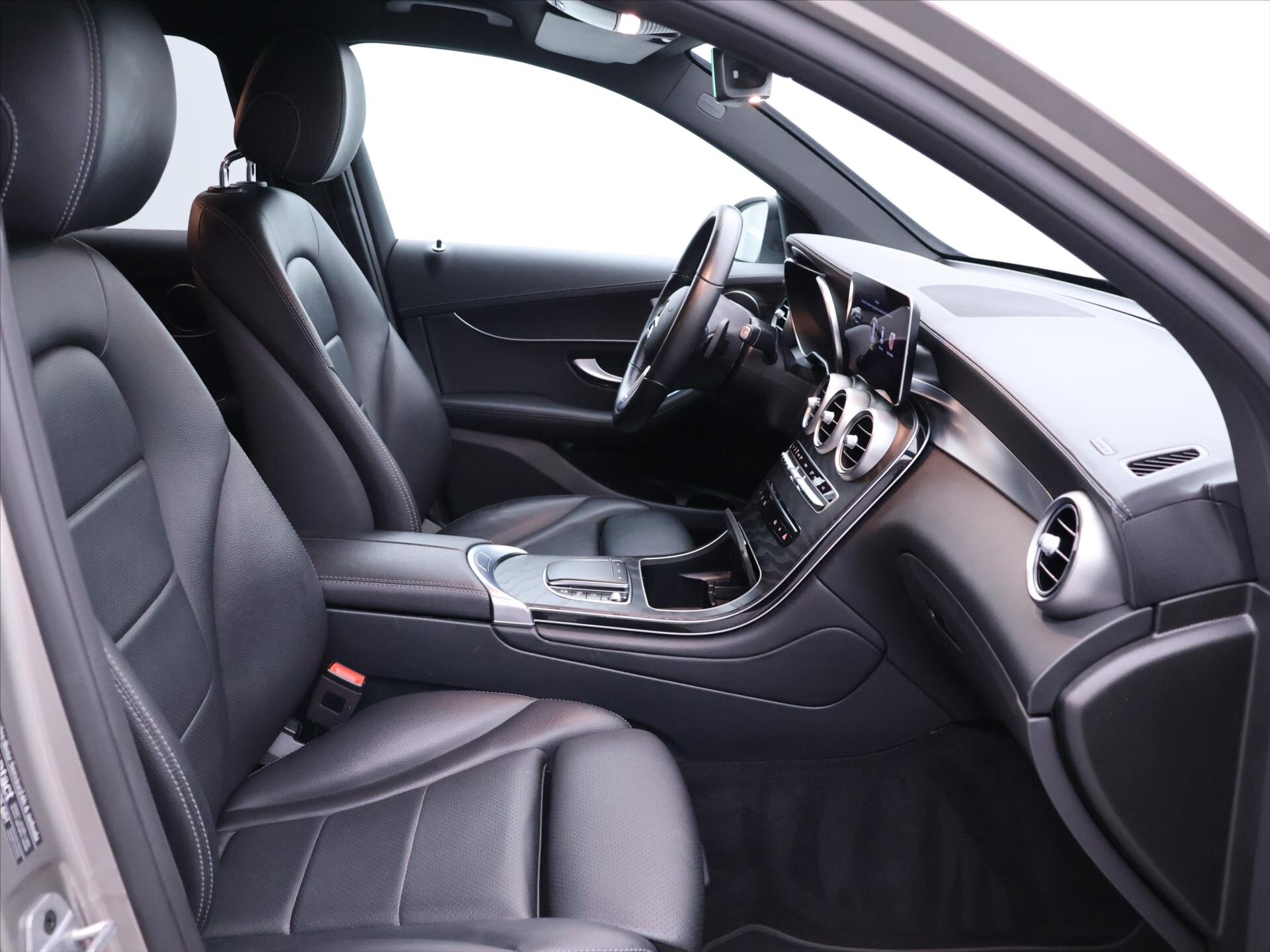 Mercedes-Benz GLC SUV 2,0 l 143 kw