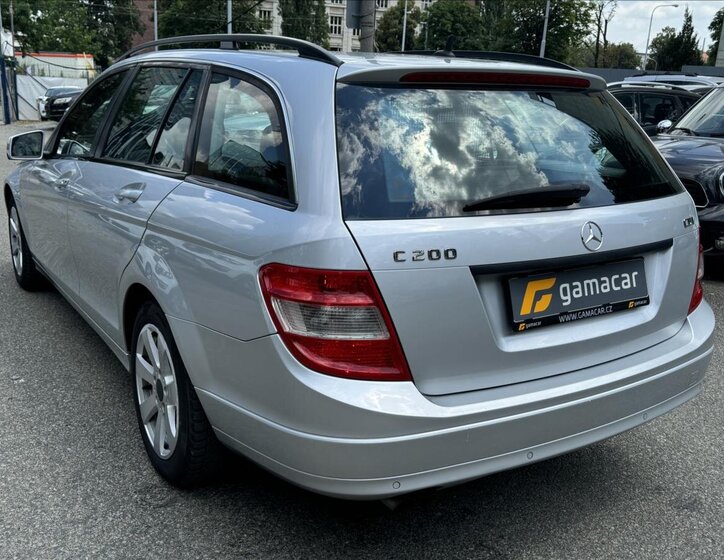 Mercedes-Benz Třídy C Kombi 2,1 l 100 kw