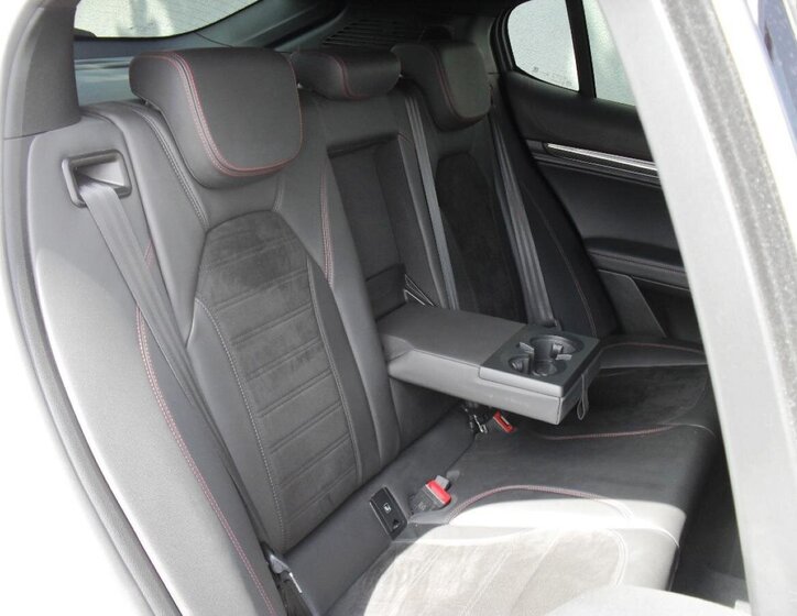 Alfa Romeo Stelvio SUV / Terénní 2,9 l 375 kw