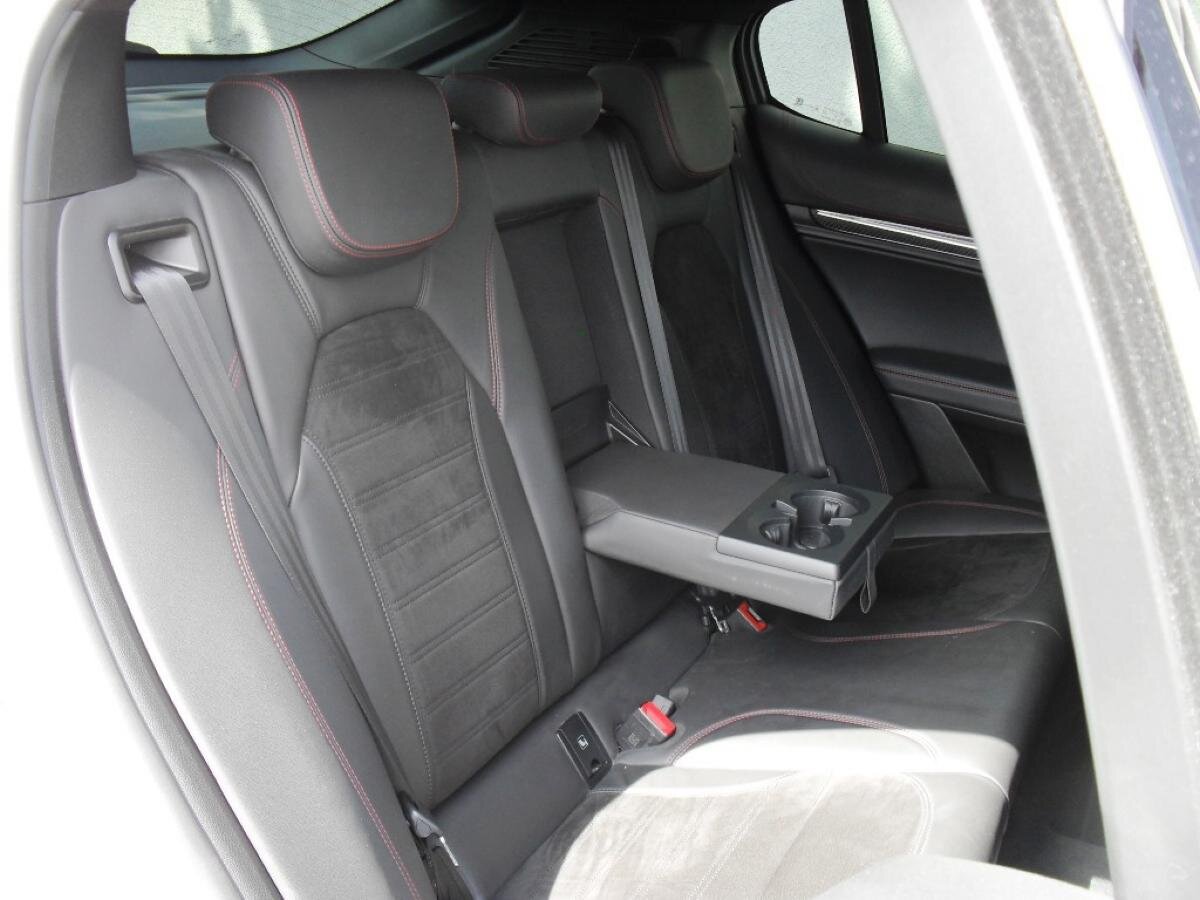 Alfa Romeo Stelvio SUV / Terénní 2,9 l 375 kw