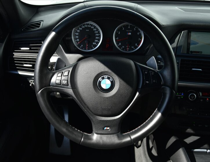 BMW X6 SUV / Terénní 4,4 l 408 kw