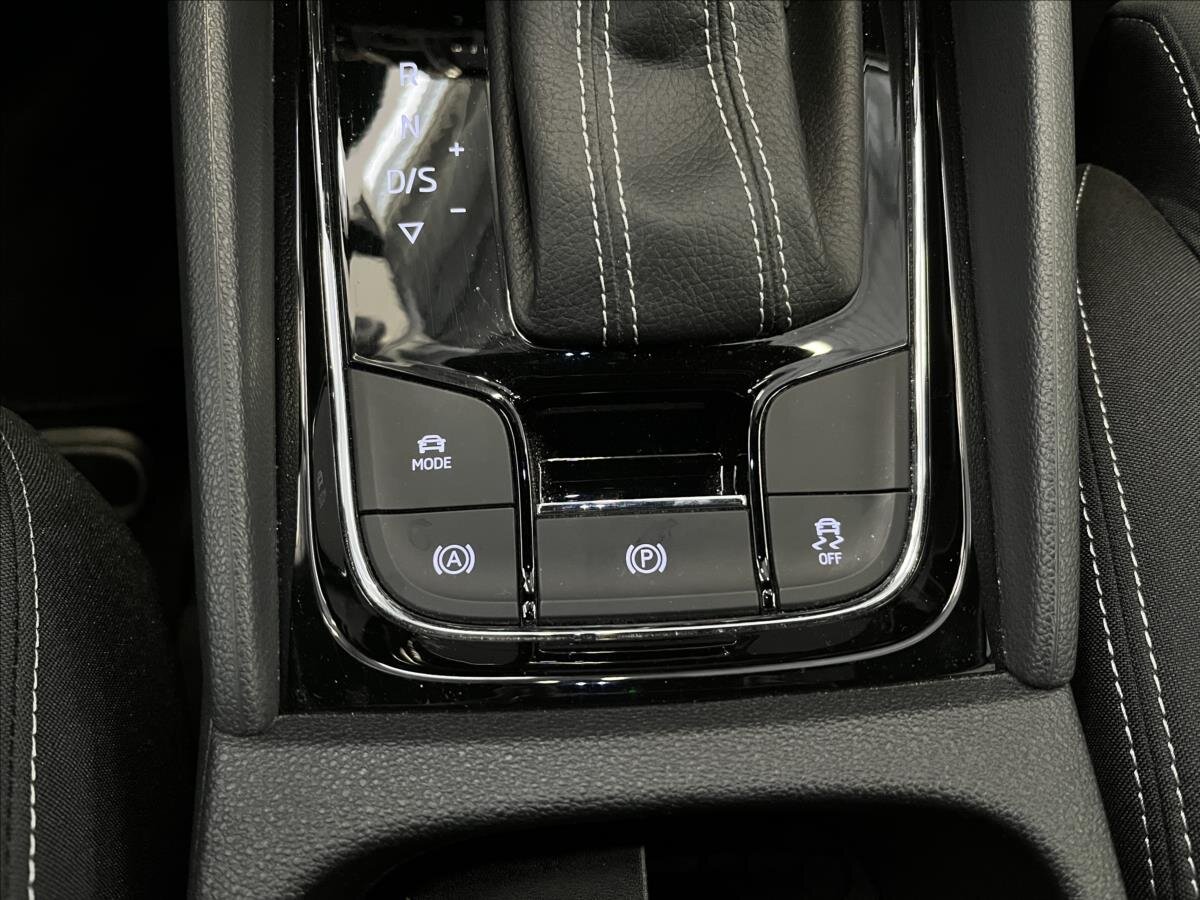 Škoda Karoq SUV / Terénní 1,5 l 110 kw