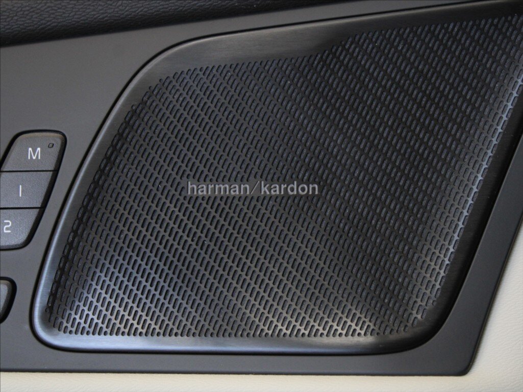 Volvo XC60 SUV / Terénní 2,0 l 145 kw