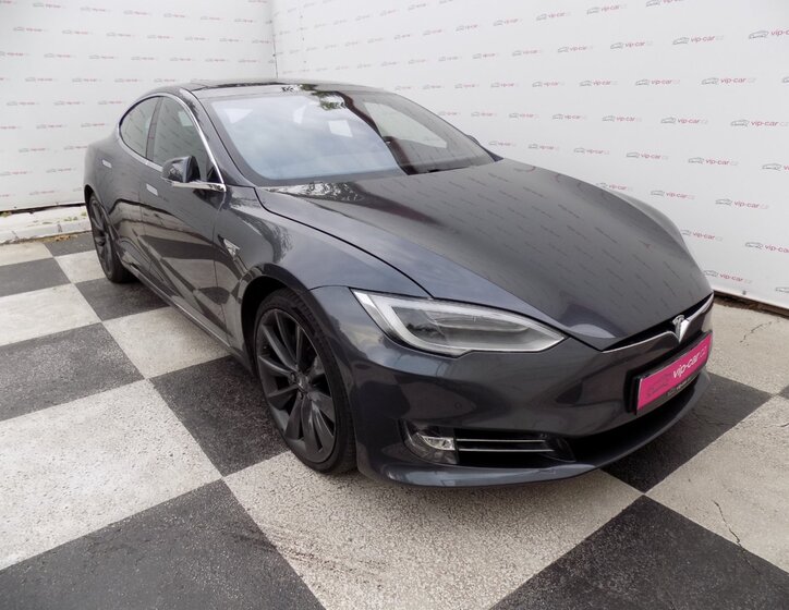 Tesla Model S 6