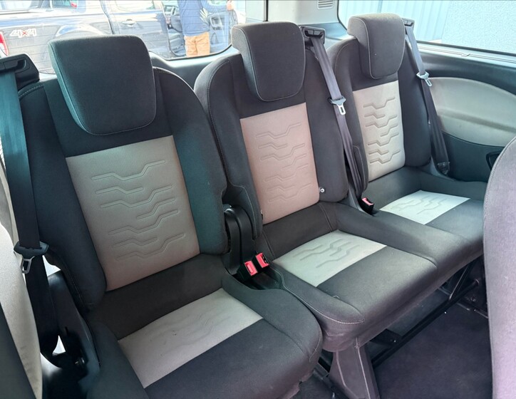 Ford Tourneo Custom 19