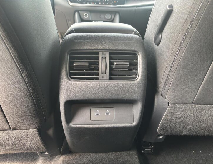 Nissan Qashqai SUV / Terénní 1,3 l 116 kw