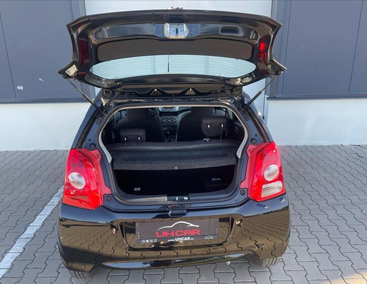 Suzuki Alto Hatchback 996,0 50 kw