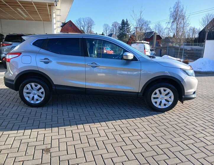 Nissan Qashqai SUV 1,6 l 120 kw