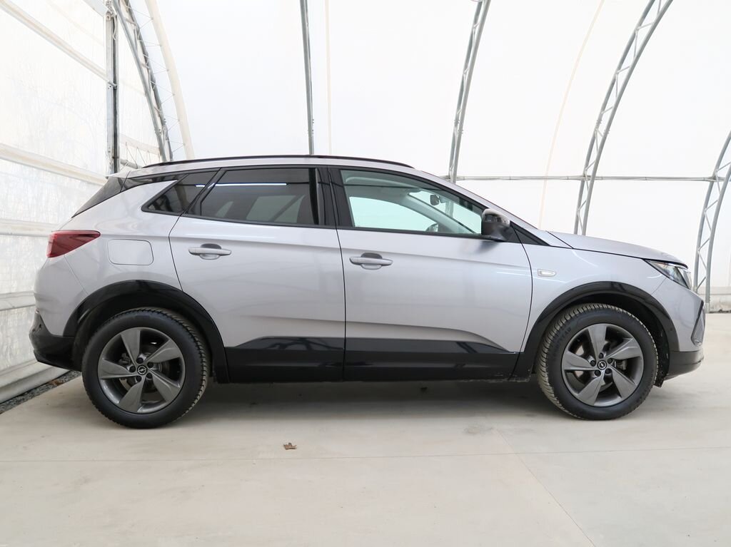 Opel Grandland SUV 1,2 l 96 kw