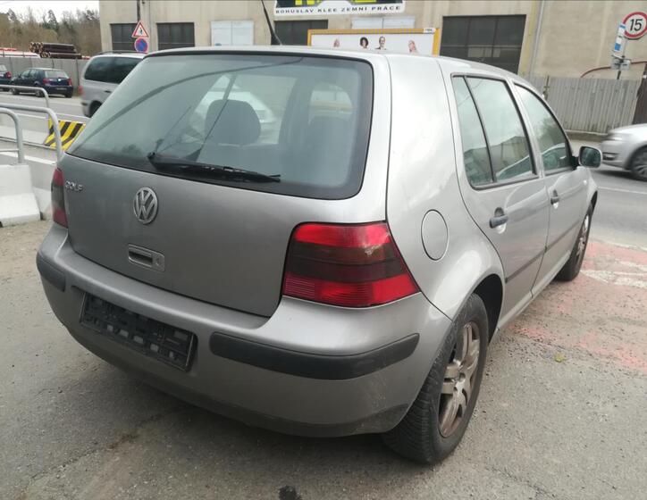 Volkswagen Golf 12