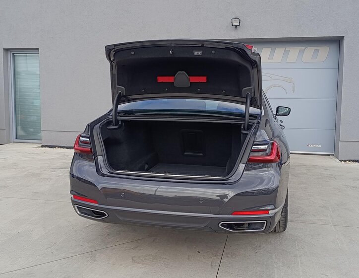 BMW Řada 7 Ostatní 3,0 l 250 kw