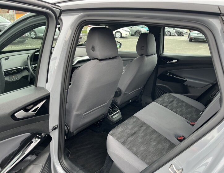 Volkswagen ID.4 18