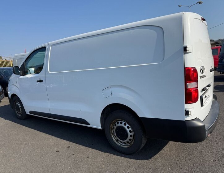 Toyota ProAce Skříň 2,0 l 90 kw