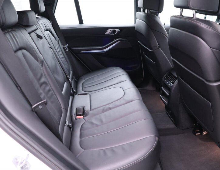 BMW X5 SUV 3,0 l 210 kw