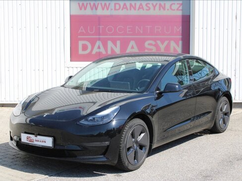 Tesla Model 3 Sedan / Limuzína 0,0 225 kw