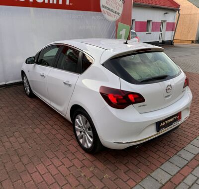 Opel Astra 8