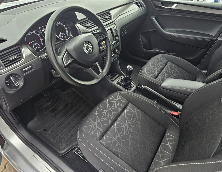 Škoda Rapid Hatchback 999,0 70 kw