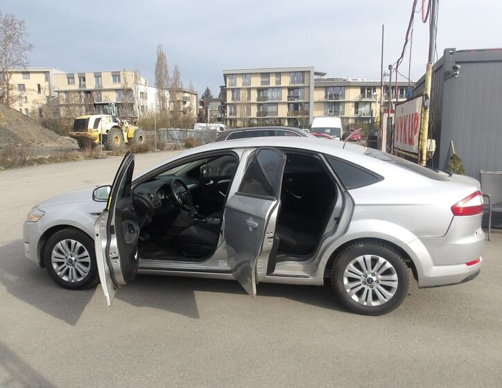 Ford Mondeo Hatchback 2,0 l 103 kw