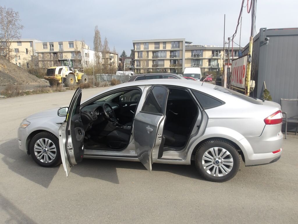 Ford Mondeo Hatchback 2,0 l 103 kw