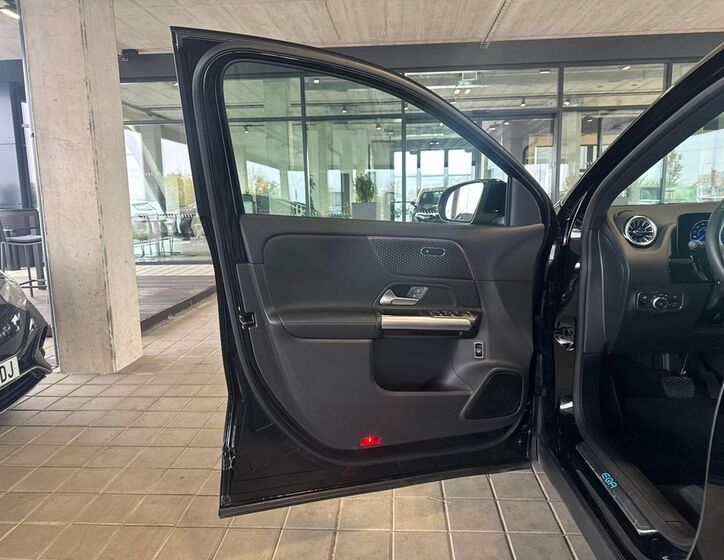 Mercedes-Benz EQA 9