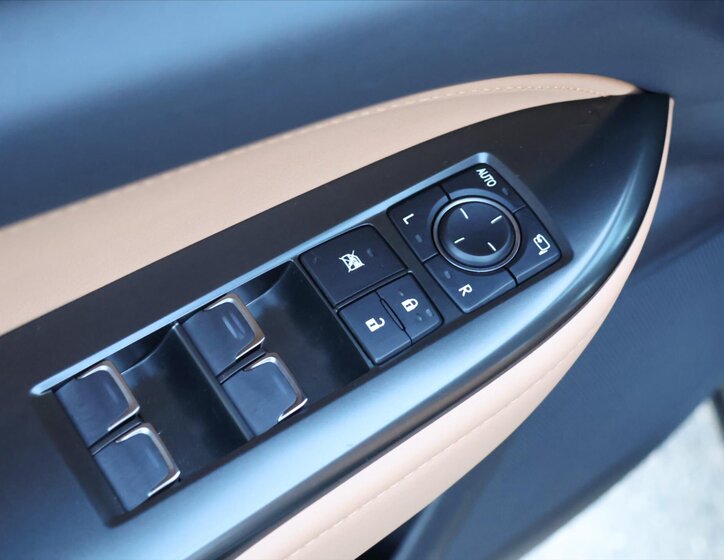 Lexus NX 450h plus SUV / Terénní 2,5 l 136 kw