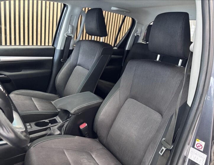 Toyota Hilux Pick-up 2,4 l 110 kw