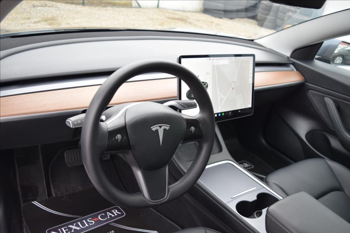 Tesla Model 3 Sedan 0,0 366 kw