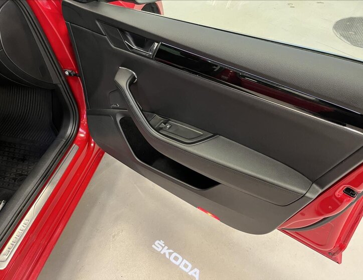 Škoda Superb Kombi 1,4 l 160 kw