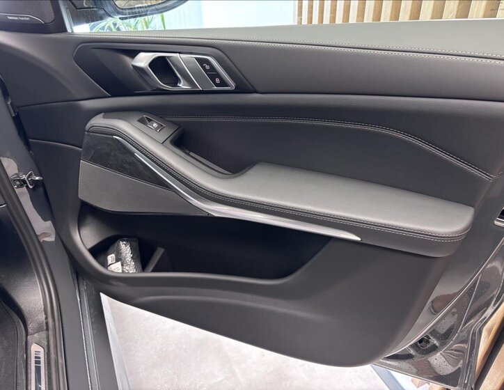 BMW X5 Kombi 3,0 l 210 kw