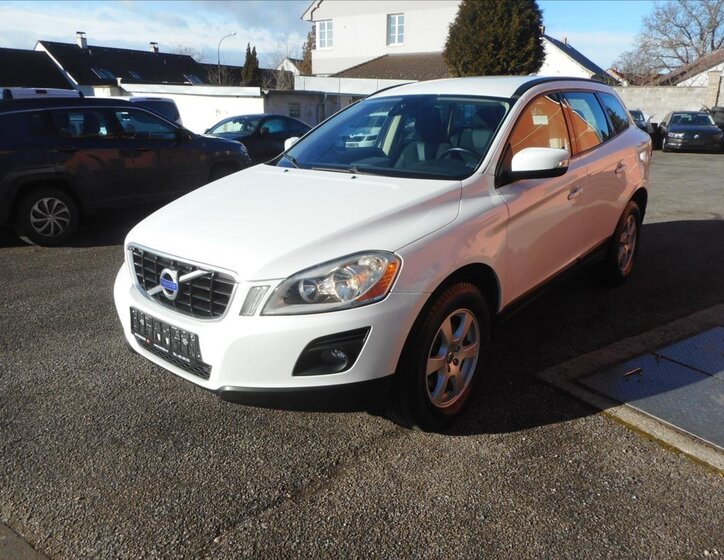 Volvo XC60 SUV / Terénní 2,4 l 120 kw