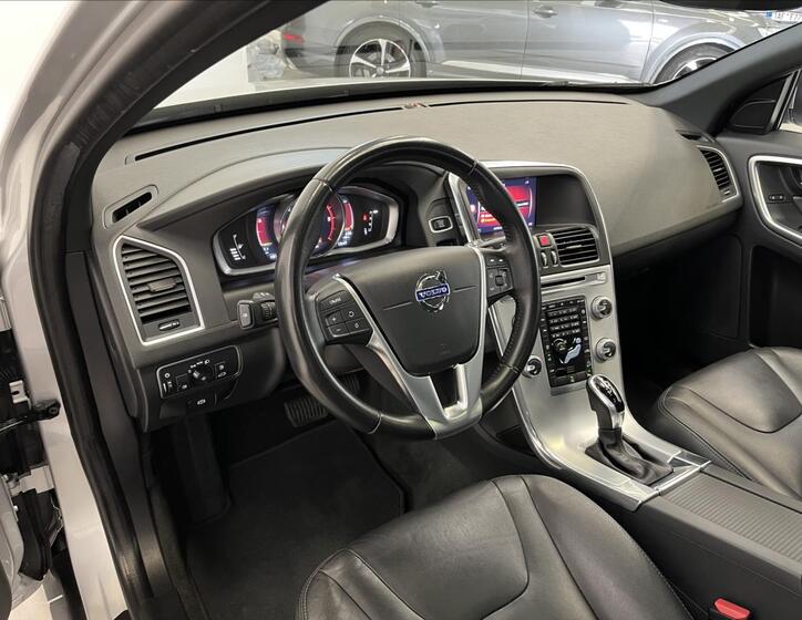 Volvo XC60 6
