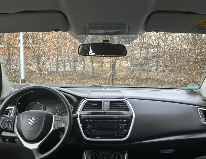 Suzuki S-Cross Hatchback 998,0 82 kw