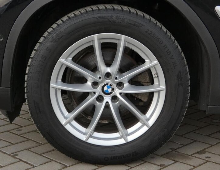 BMW X3 SUV / Terénní 2,0 l 140 kw